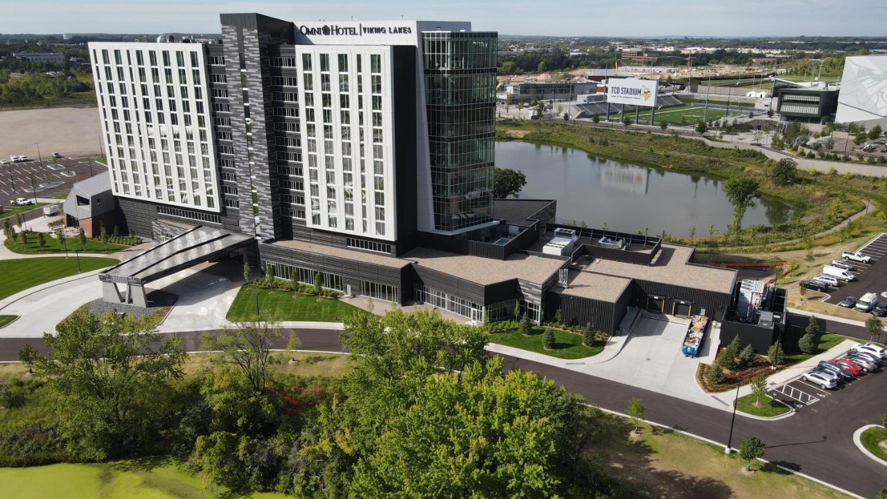 Omni Viking Lakes